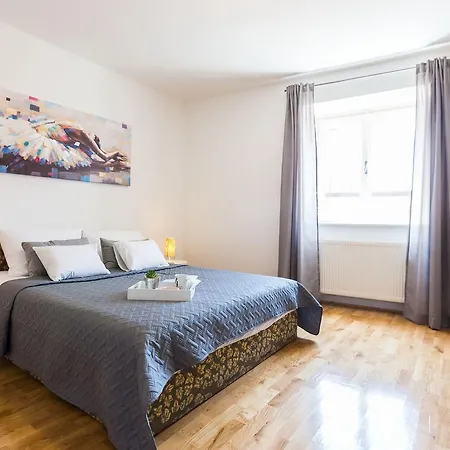 Apartment Gajeta 2br With City View *